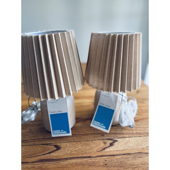 Room Essentials Table Lamp Set - Picture 2 of 4
